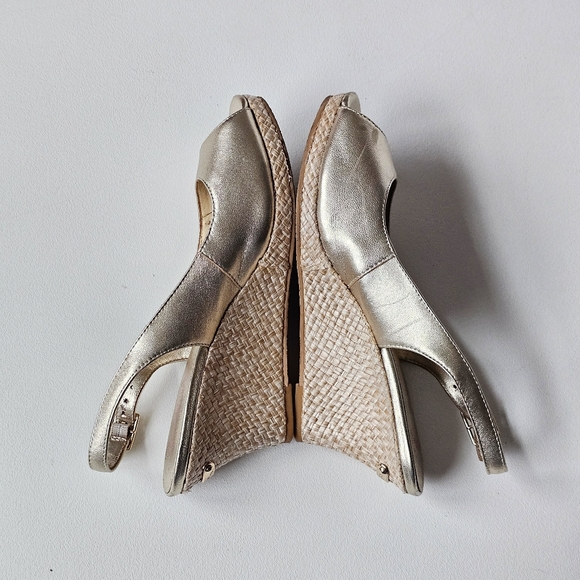 Lilly Pulitzer Gigi Gold Metallic Peep Toe Wedge Sandals Slingback Size 6 - Picture 10 of 16
